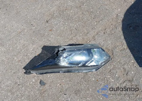 2016 Nissan Sentra Fe+ S/S/Sl/Sr/Sv z USA, uszkodzony, nr VIN 3N1AB7AP2GY215417